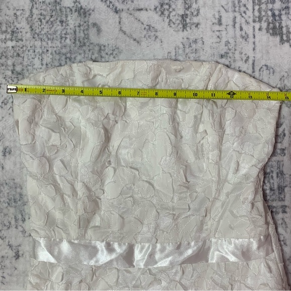 VTG Y2K Forever 21 White Strapless Textured Formal Dress - Picture 5 of 10